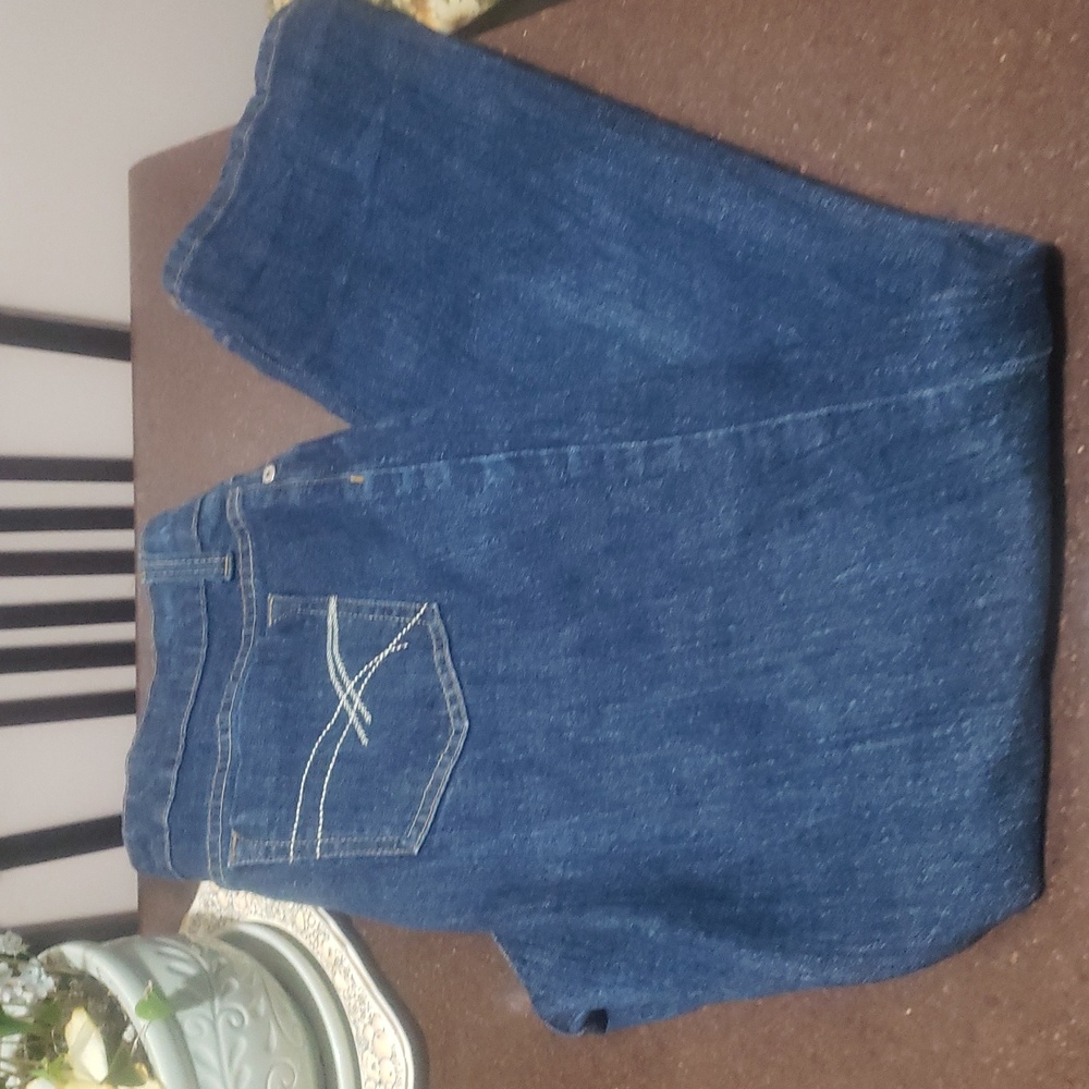 Reitmans Contrast Flared Jeans Size 13. - Picture 2 of 5